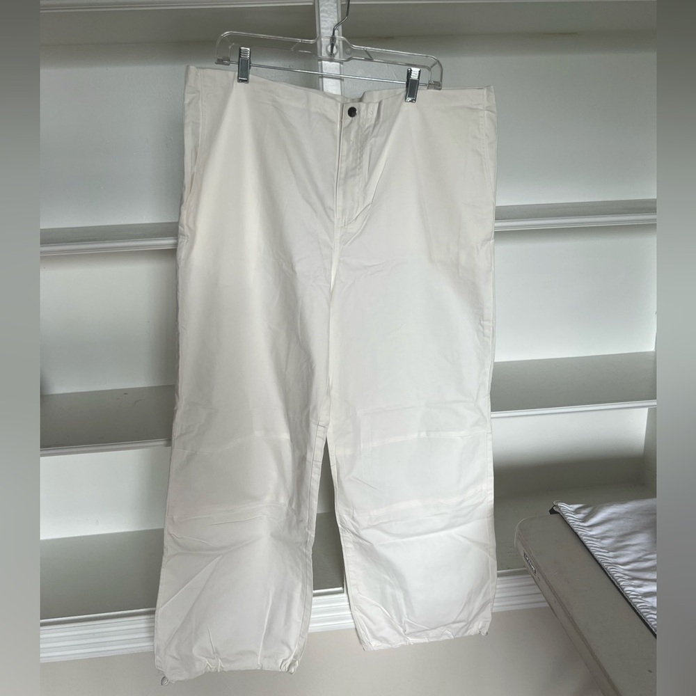 White Oversized cargo parachute pants - XL - missing string
